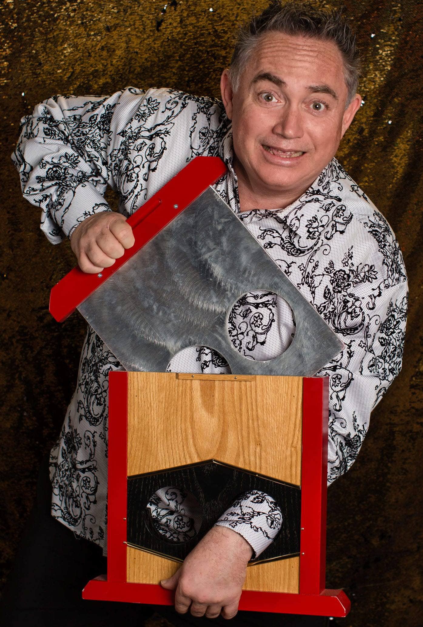 Award Winning Magician Michael Bairefoot