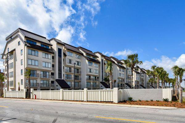 Resorts https://gardencityrealty.icnd-cdn.com/images/resorts/Quay-Way-Whey.jpg