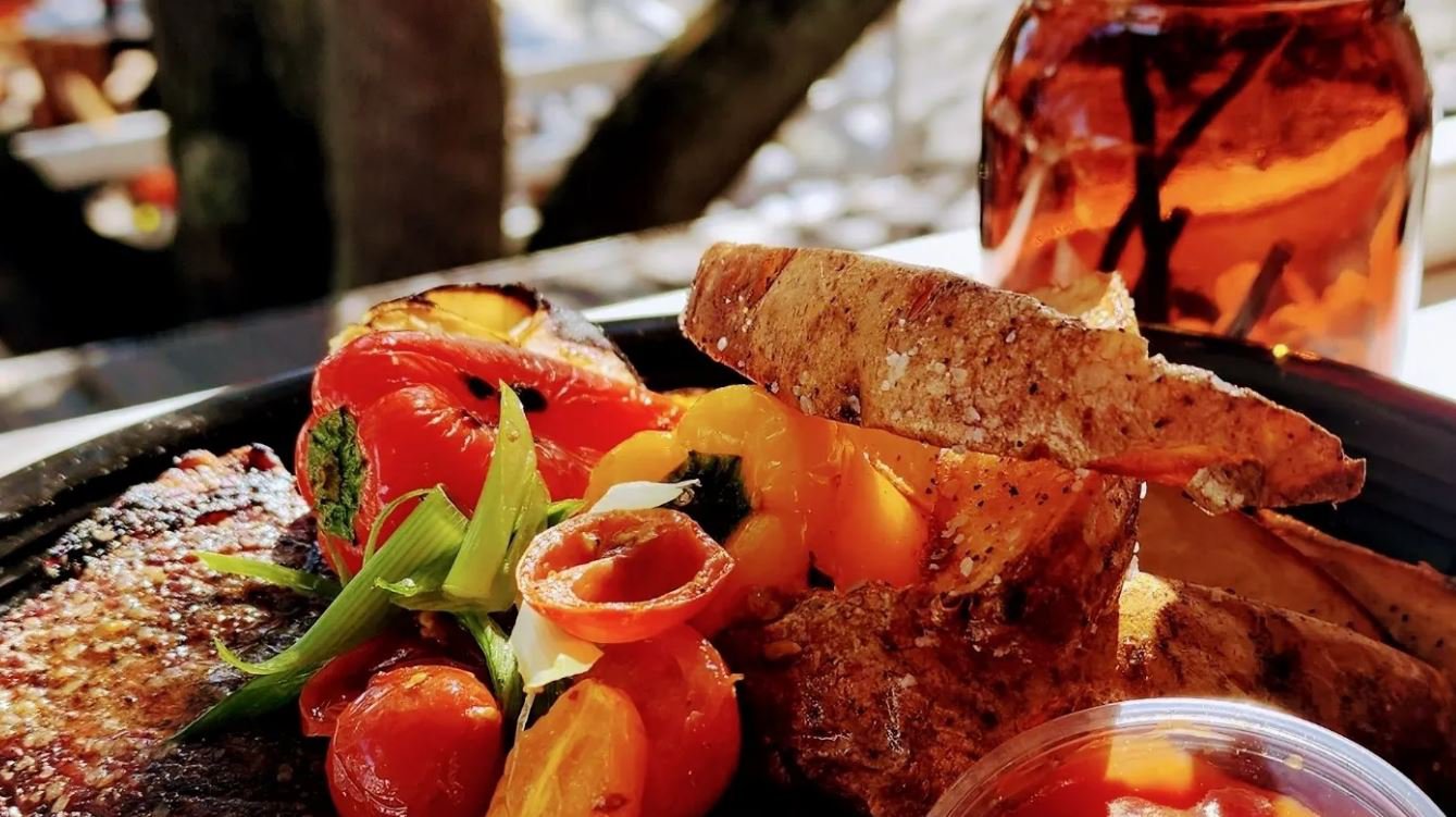 Things To Do https://gardencityrealty.icnd-cdn.com/images/thingstodo/Fire_To_Table.JPG